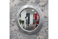 Zrcadlo s čalouněným rámem – Luxusní podívání